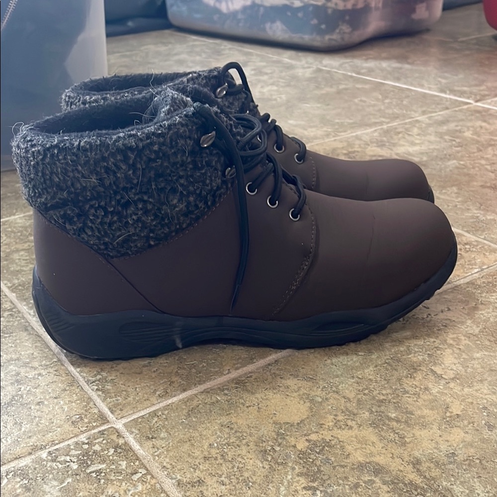 Women's Brown Ankle Boots - Picture 4 of 9